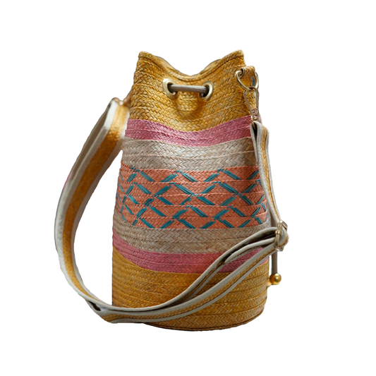 Mochila de Caña Flecha en Color Mostaza Diseño en Tres Colores