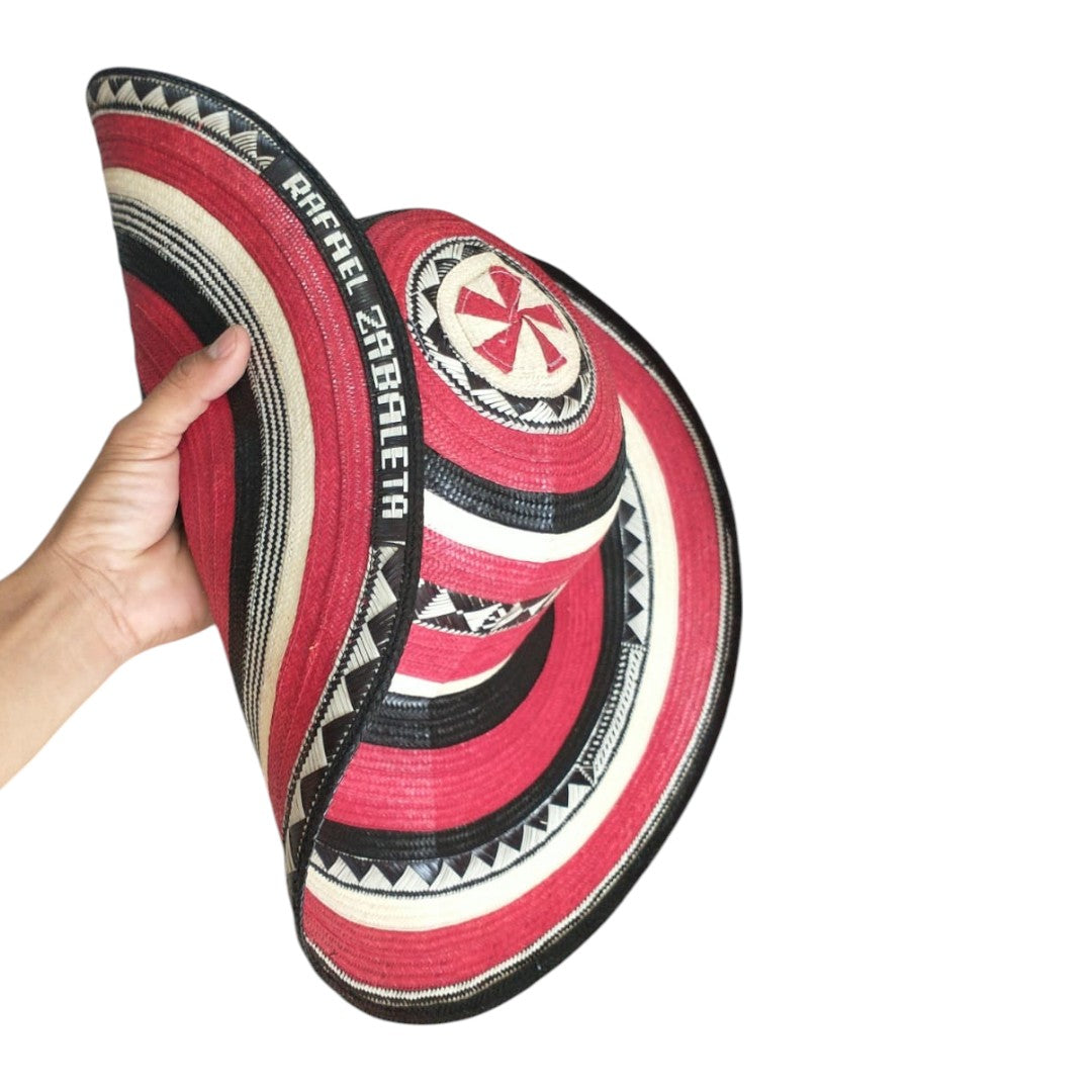 Personalización para Sombrero Vueltiao, Nombre marcado en el ala